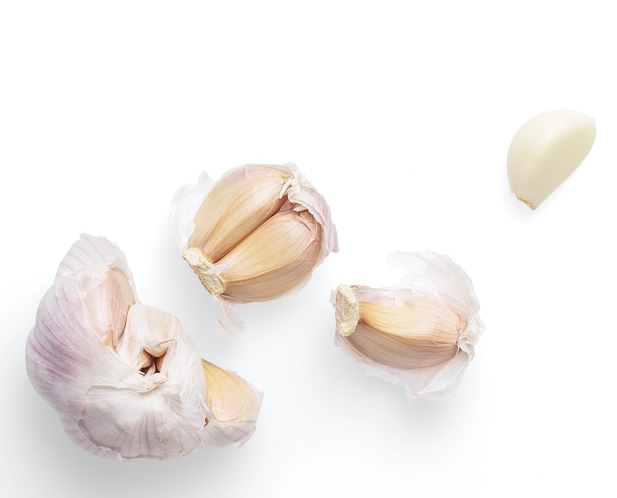 peeling garlic