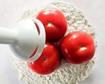 Mix the tomato with the flour for a Suprising Result!