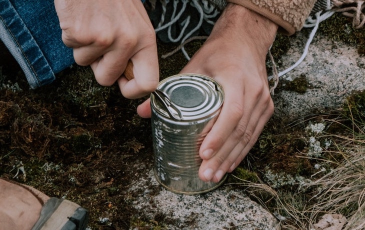 How to Open a Can the Best Way Without a Can Opener 